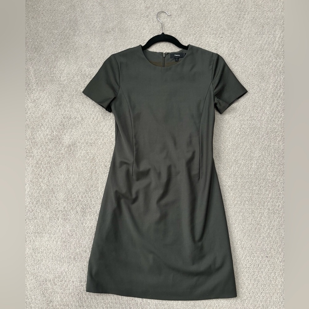 Theory wool blend short sleeve sheath dress, size 2